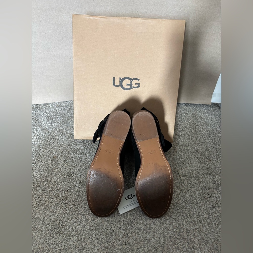 UGG Women's Elegant Black Ankle Booties - Picture 5 of 5